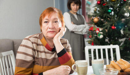 Five Ways to Manage Your Mental Health with Family This Holiday Season Thumbnail